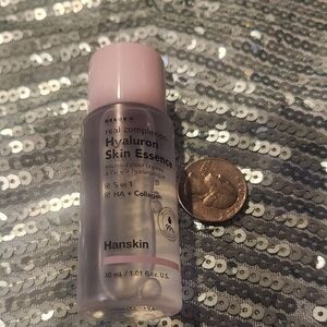 Hanskin Hyaluron Skin Essence